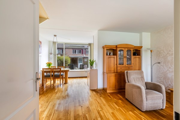 Foto - Te koop: tussenwoning gelegen aan groenvoorziening